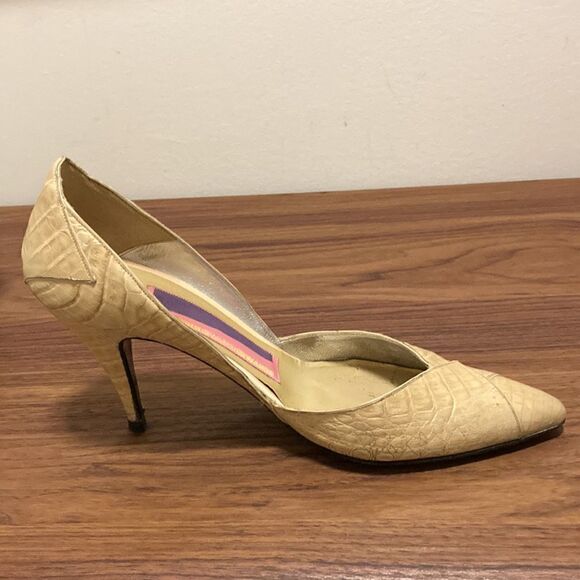 Susan Bennis Warren Edwards Handmade D’Orsay Pumps in Beige Embossed Leather. - Picture 4 of 8
